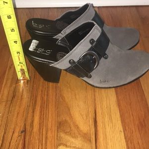 B.O.C. Size 9 Gray Clogs